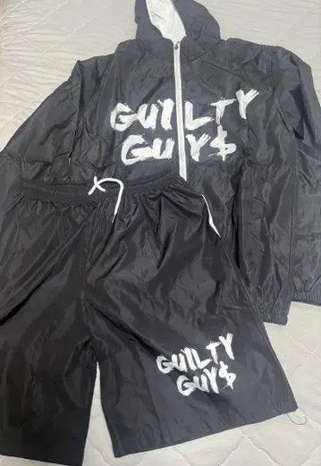 미사용 새상품 guiltyguys 나일론 셋업 사이즈 XL