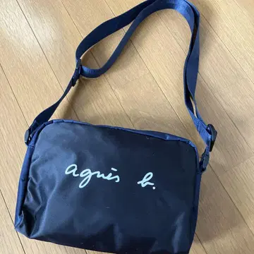 agnis b. 네이비 숄더백