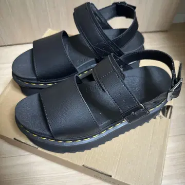Dr. Martens VOSS 쿼드 샌들 블랙
