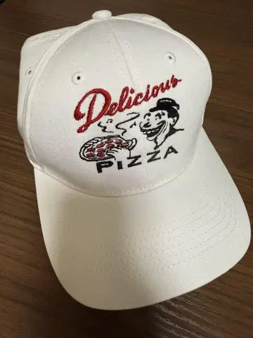Delicious Pizza 캡 화이트