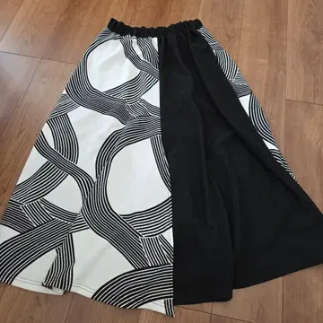 antiqua patterntorso 안티카 패턴 토르소 팬츠