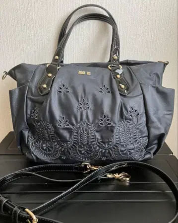 48 ANNA SUI 블랙 자수 토트백 나일론 2way