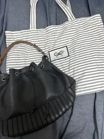 새상품급 안야 힌드마치 프린지 니슨 숄더백 에코백