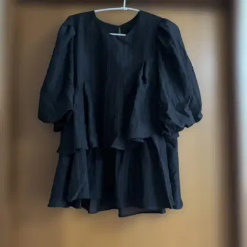 A part by 아지메 페플럼 블라우스 블랙
