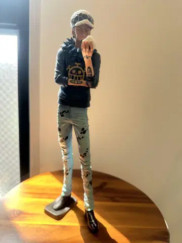 트라팔가 로우 피규어