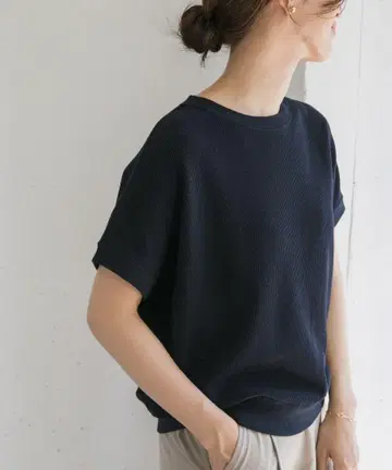 어반 리서치 도어스 턱 플라이 프렌치 T 네이비