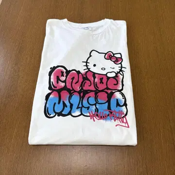 헬로키티 티셔츠