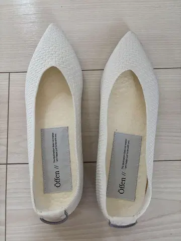 Often 화이트 플랫 슈즈