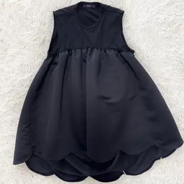 YOKO CHAN 요코짱 헴 스캘럽 블라우스 블랙 최근 모델