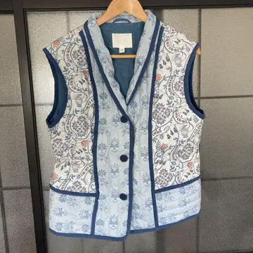 H&M 꽃무늬 베스트 US S 퀼팅 새상품급