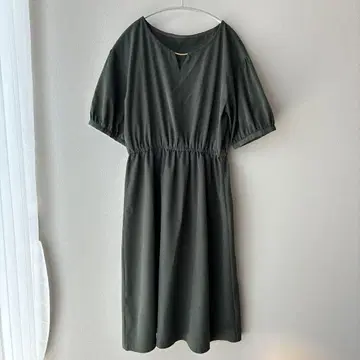 Doclasse 두클라쎄 카키 V넥 무릎 기장 원피스