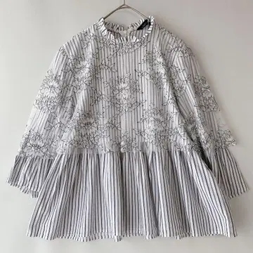 자라 레이스 도킹 스트라이프 프릴 옷깃 블라우스