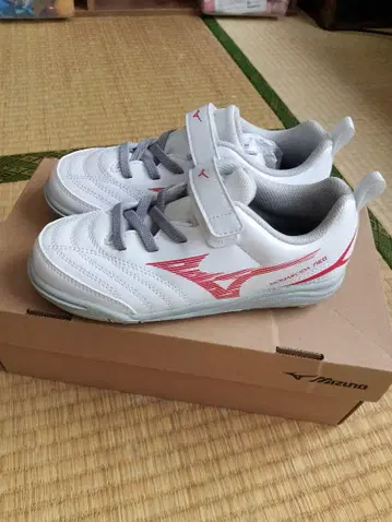 신상품 Mizuno 축구화 화이트/레드 20cm