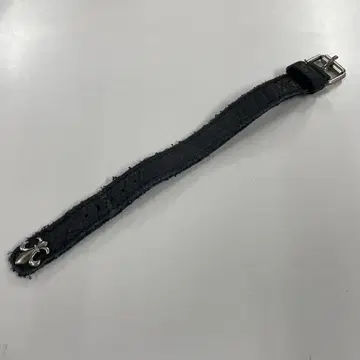 가죽 손목 벨트 뱅글 백합 문장 바이커 락 펑크 블랙