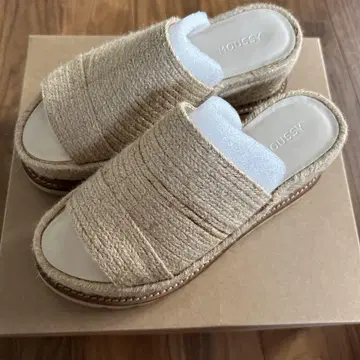 MOUSSY 샌들