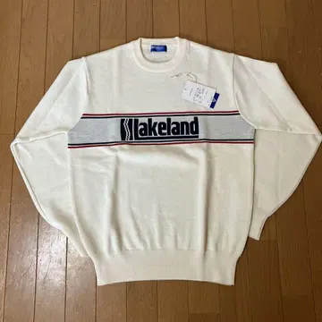 새상품 Lakeland 크림색 크루넥 스웨터 M