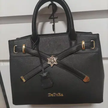 DeLuta 블랙 핸드백