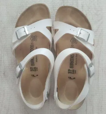 BIRKENSTOCK 빌켄슈 37 24cm 화이트 가죽 샌들
