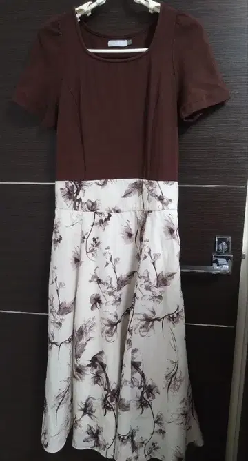 overE 플라워 프린트 도킹 롱 원피스 반팔