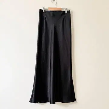 IENA 24SS 더블 새틴 스커트
