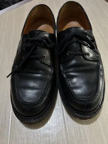 잘란 스리와야 가죽 보트 신발