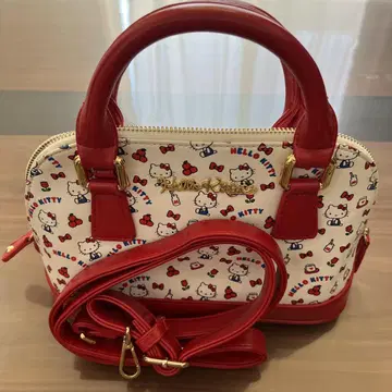 HELLO KITTY AMONNLISA 콜라보 숄더백