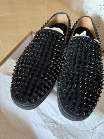 Louboutin 슬립온