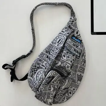 KAVU 카부 로프 반지 백 화이트 패턴 새상품급