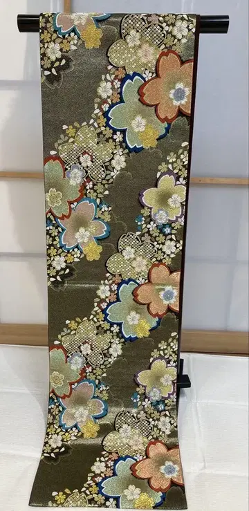 화려한 꽃무늬 후쿠로 오비, 후리소데