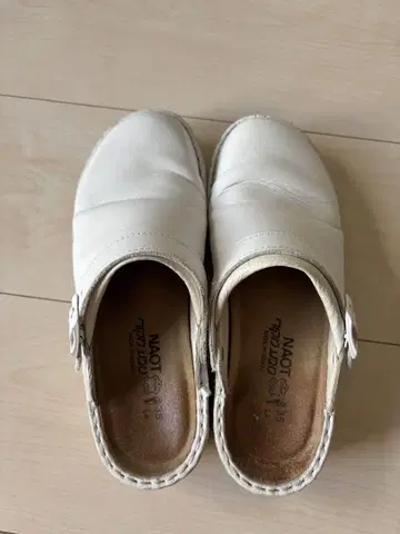 Naot 아이리스 화이트 35