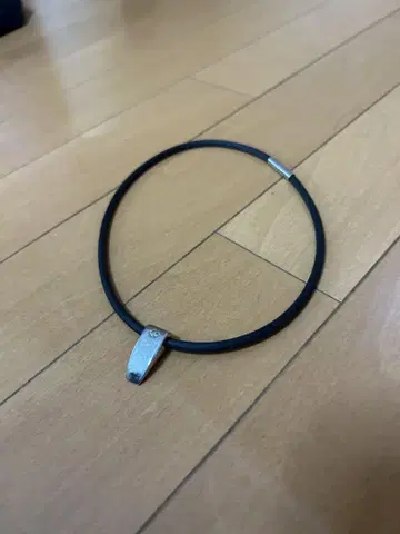심플한 블랙 실버 목걸이