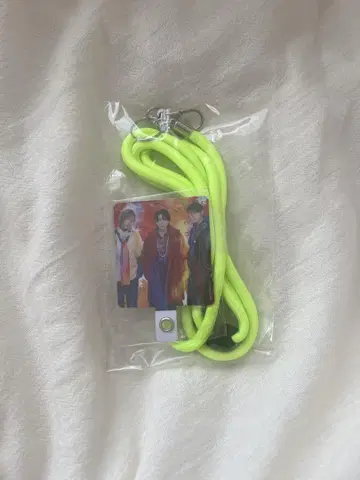 Mrs. GREEN APPLE 10 스마트폰 숄더