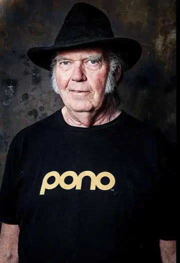 PONO MUSIC Neil Young 티셔츠