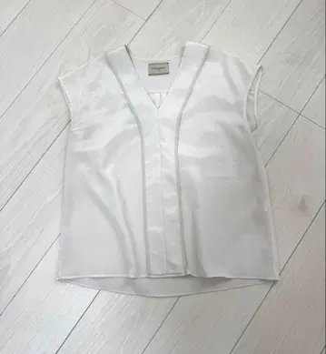 유나이티드 애로우즈 파이핑 프렌치 슬리브 블라우스