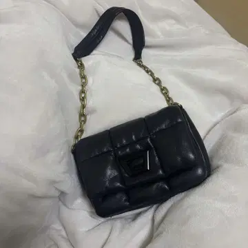 자라 블랙 퀼팅 숄더백