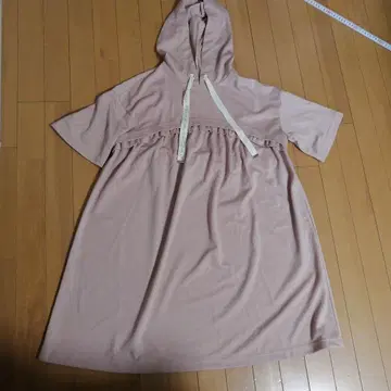 새상품 핀토 후드 부착 반팔 원피스 더스티 핑크
