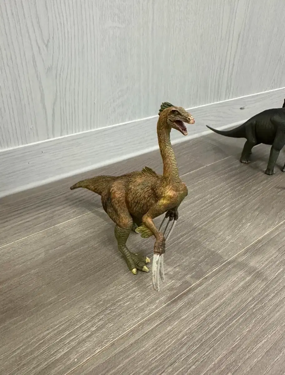 CollectA Therizinosaurus Figure