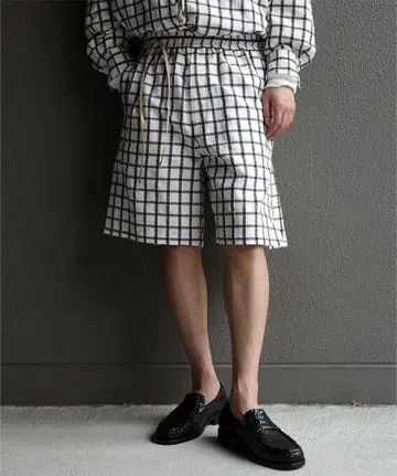 amachi. Phenomenal Check Shorts 미사용