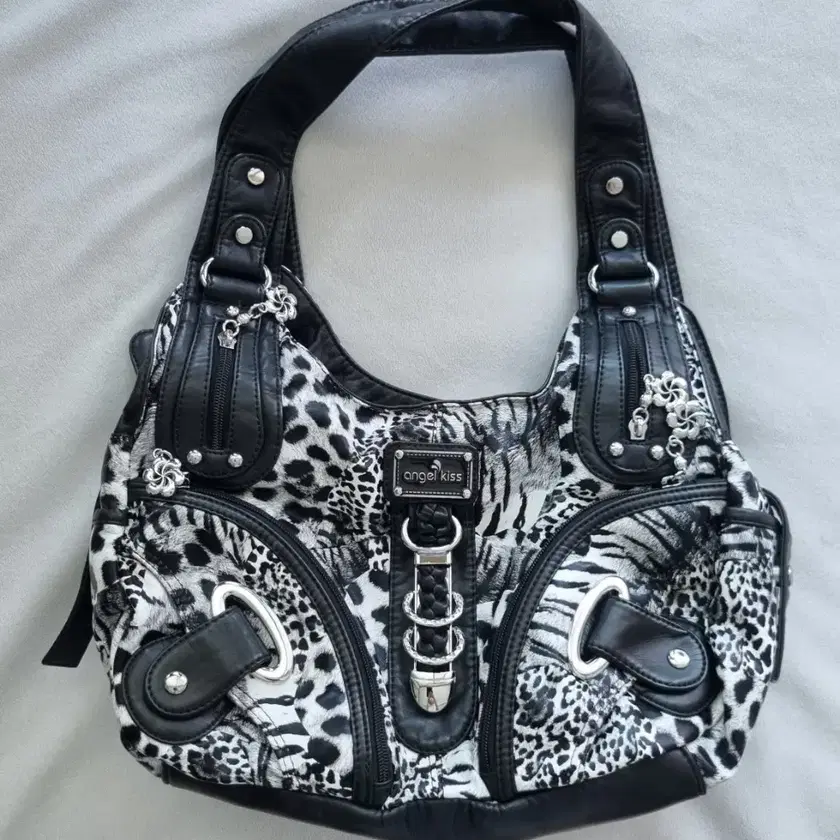 Vintage y2k 00s Gyaru Punk Leopard Bag on Bunjang Global Site.