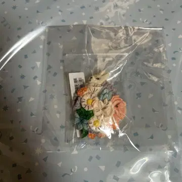 미사용 미개봉 새상품 프랑슈리페 토끼 꽃 브로치