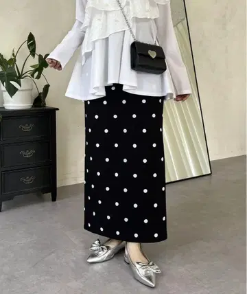 프로즈 베일 도트 타이트 스커트 블랙
