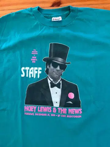 HUEY LEWIS & THE NEWS STAFF 티셔츠