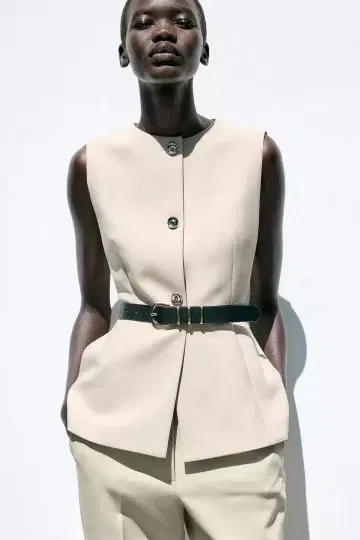 새상품 ZARA 자라 베스트 벨트 페플럼 상의 골드 버튼 베이지