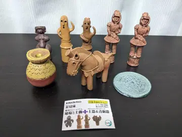 역사 뮤지엄 하니와와 토우 + 토기 및 청동기 캡슐 컬렉션
