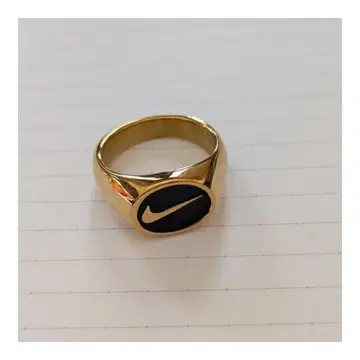 로고가 있는 골드 링