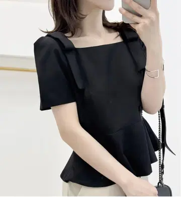 리본 스퀘어 넥 페플럼 블라우스