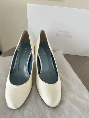 BENIR 베닐 화이트 새틴 웨딩 슈즈 7cm 힐 39