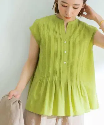 어반 리서치 린넨 블렌드 핀턱 블라우스 라임 미사용 새상품