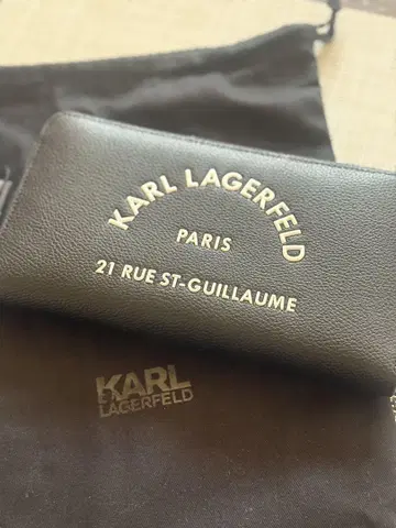KARL LAGERFELD 블랙 장지갑 우먼