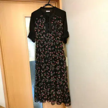 axes femme 초커 리본 꽃무늬 원피스 블랙